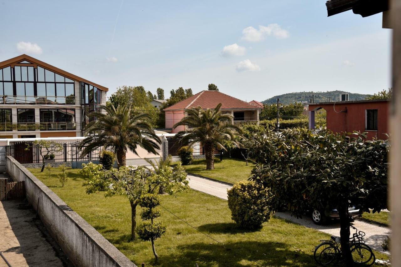 Villa Garden Shkodra 外观 照片